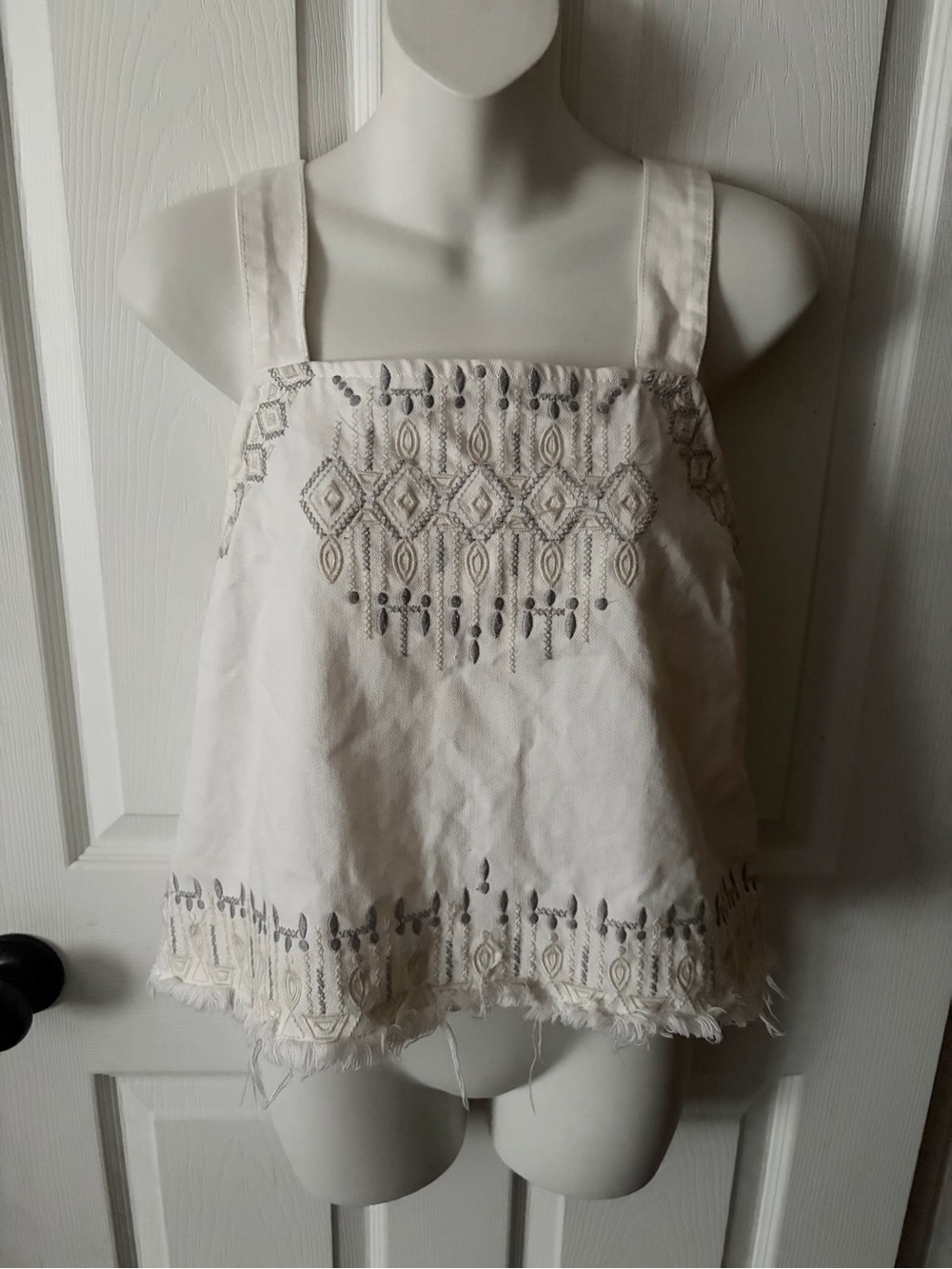 Blanknyc Women’s Embroidered Tank Top With Adjustable Straps / Raw Hem Size L